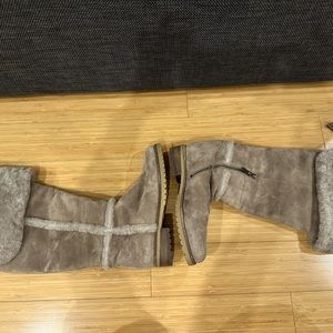 FRYE Women Winter Boots in Size 6